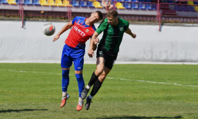 Vladimir Burić zabija gol glavom